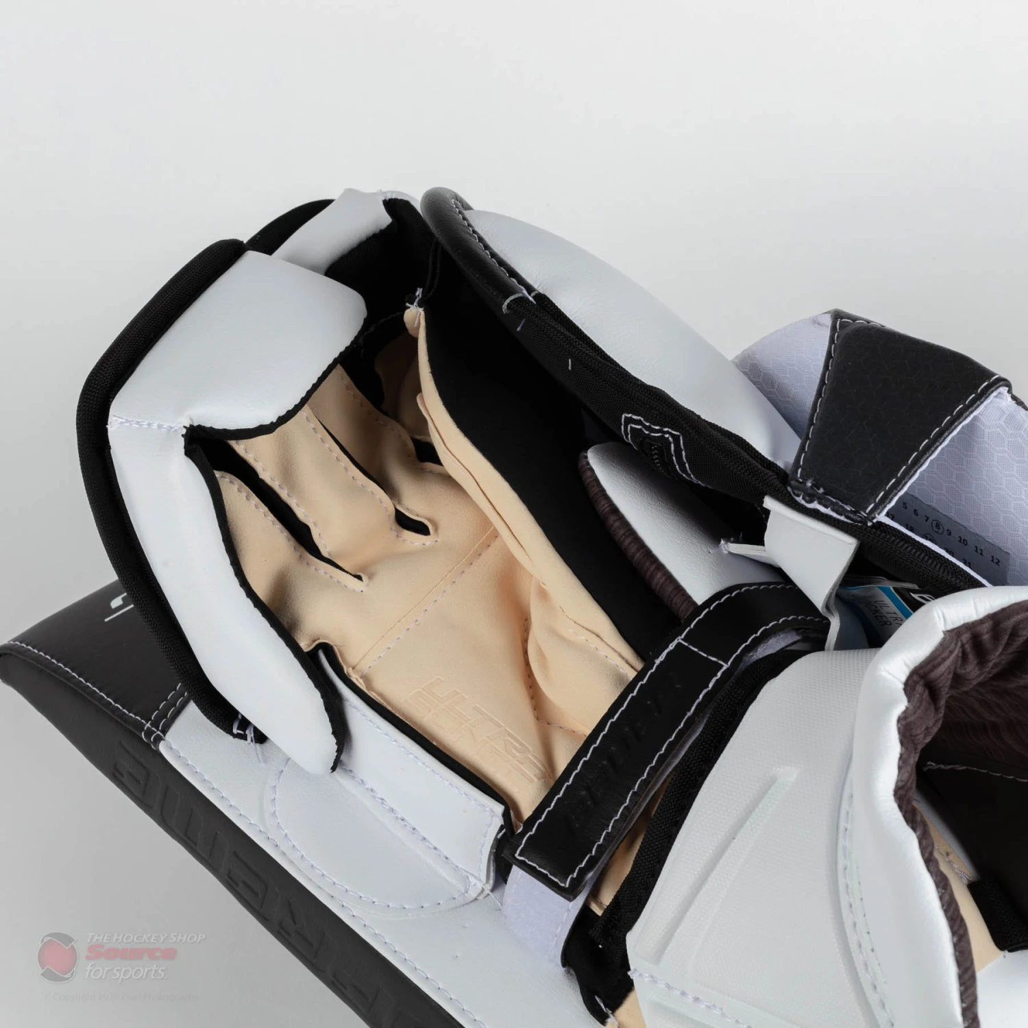 Bauer Supreme UltraSonic Senior Goalie Blocker - Image 6