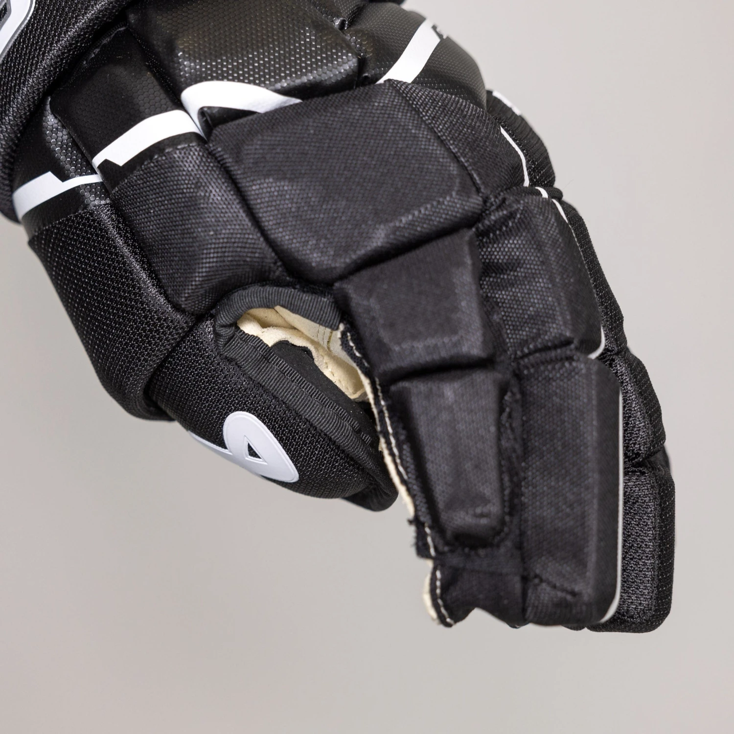 Bauer Supreme Matrix Intermediate Hockey Gloves - Image 16