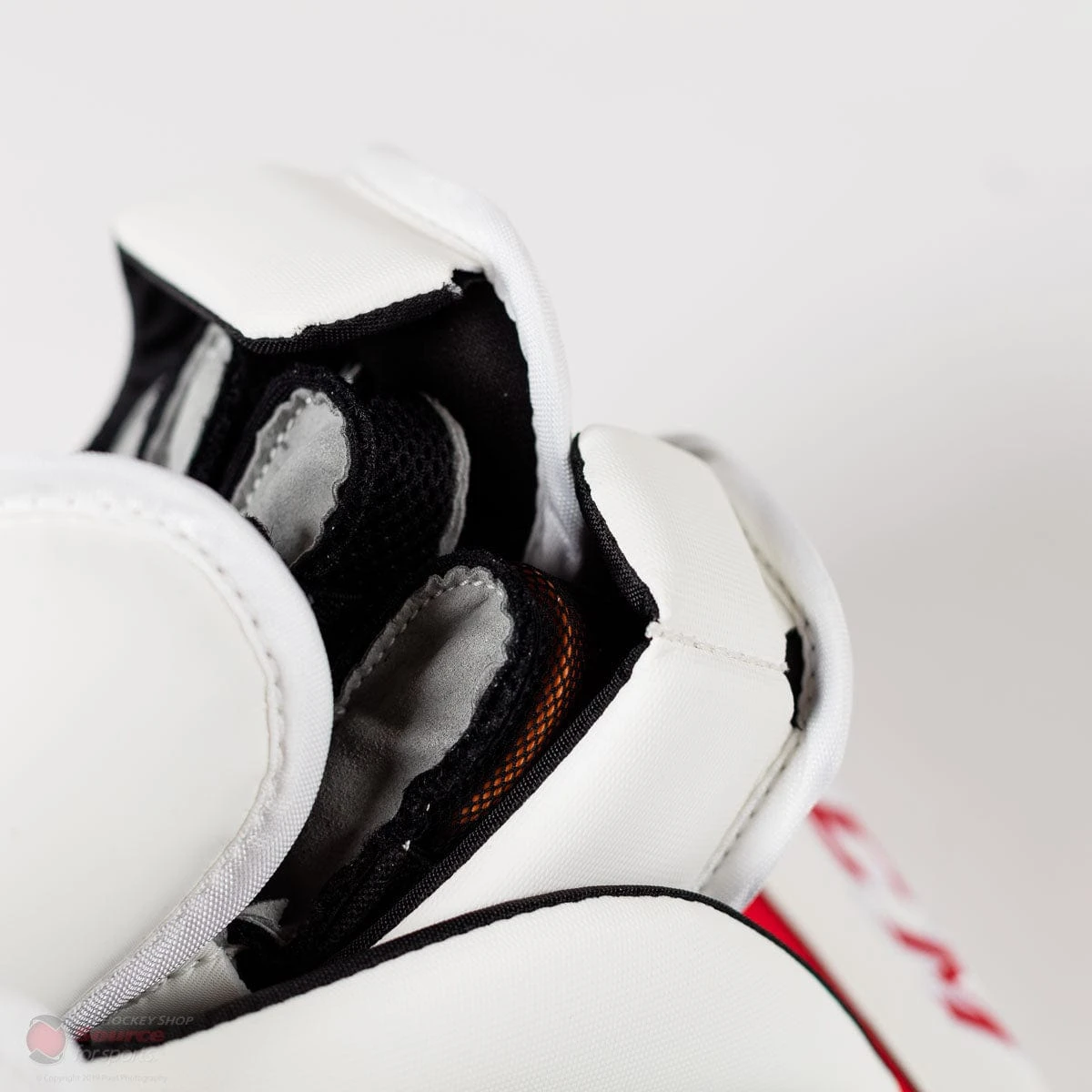 CCM Extreme Flex 4 Pro Senior Goalie Blocker - Image 13