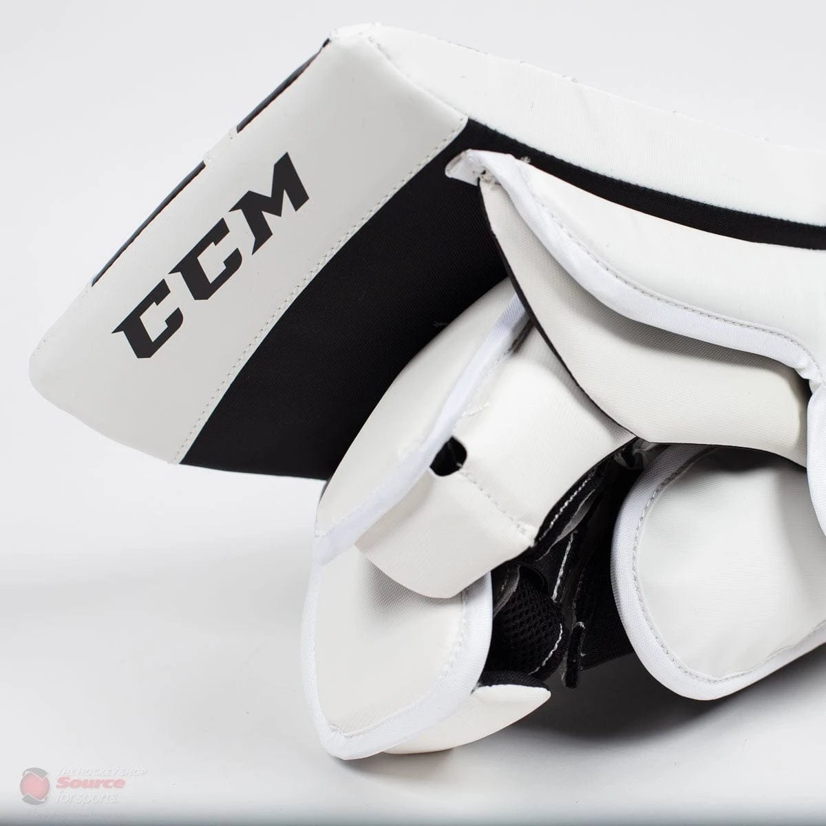 CCM Extreme Flex E4.5 Senior Goalie Blocker - Source Exclusive - Image 3