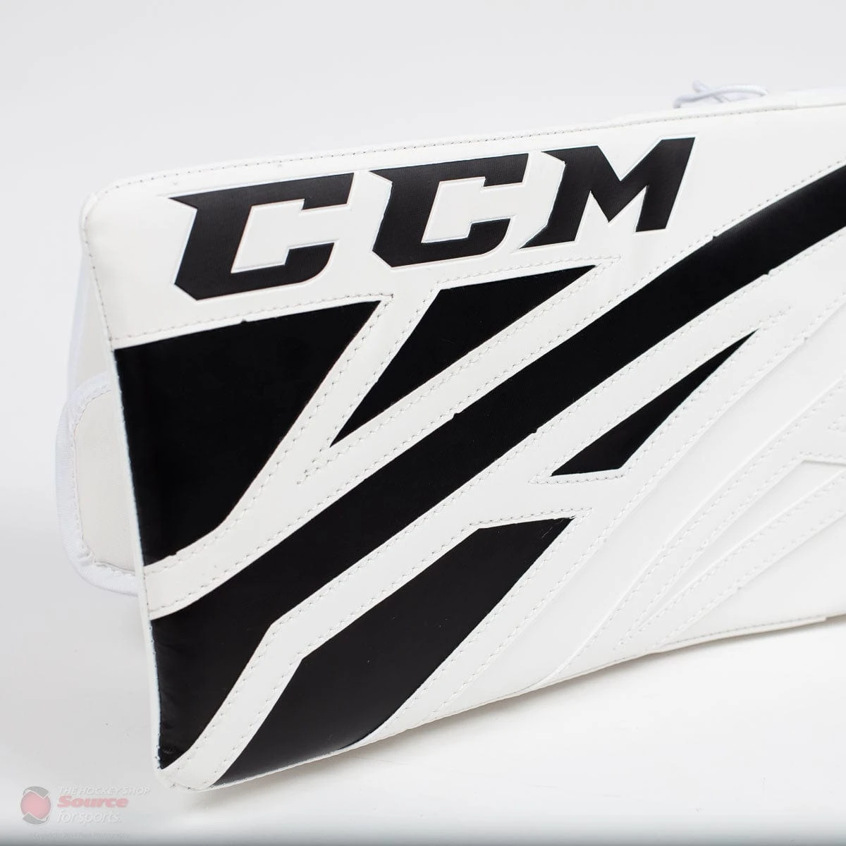 CCM Extreme Flex E4.5 Senior Goalie Blocker - Source Exclusive - Image 2