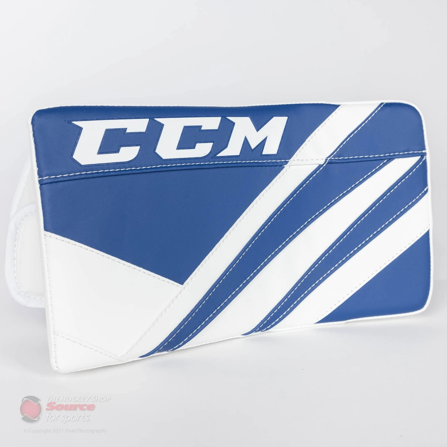 CCM Extreme Flex E5.5 Junior Goalie Blocker - Image 2