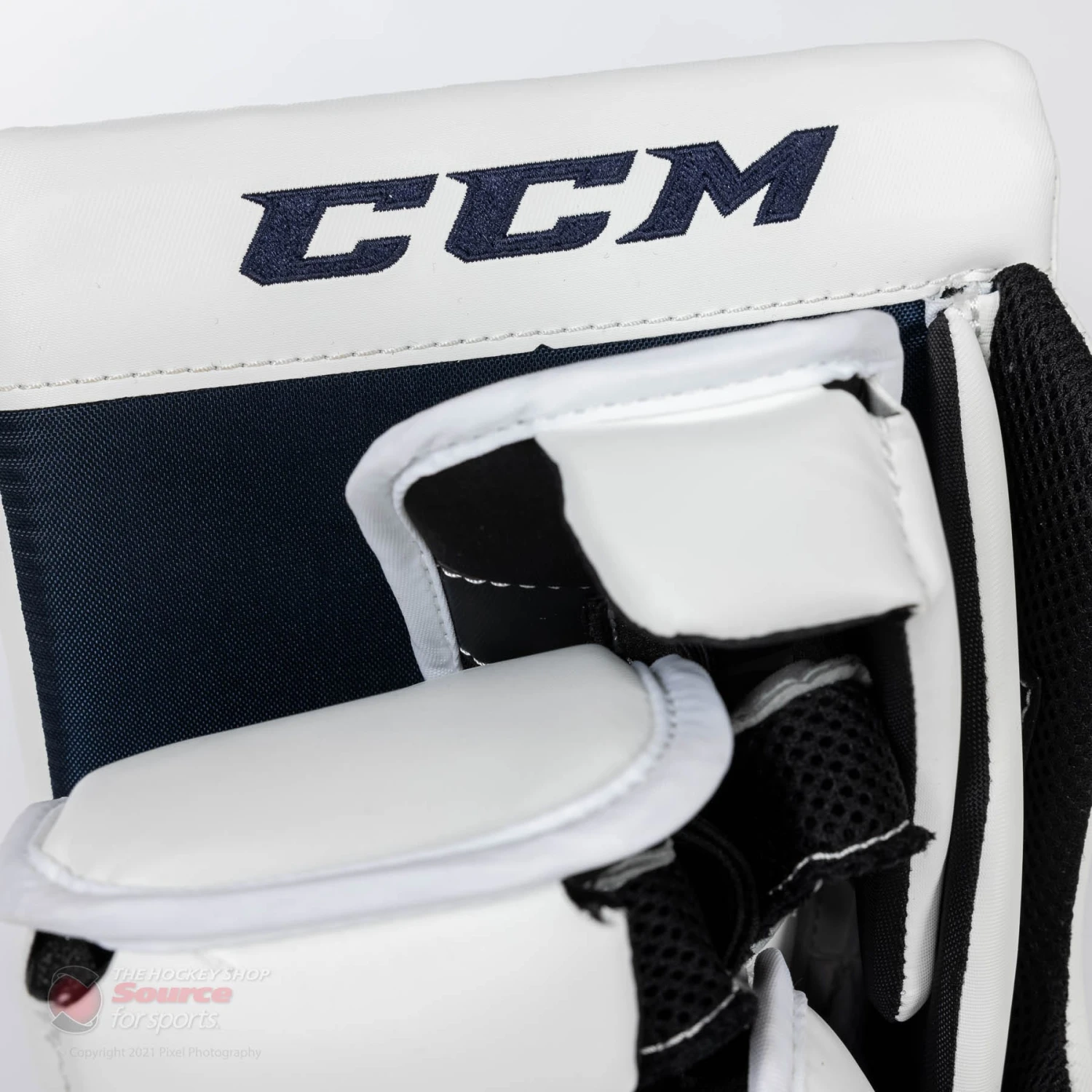 CCM Extreme Flex E5.9 Intermediate Goalie Blocker - Image 12