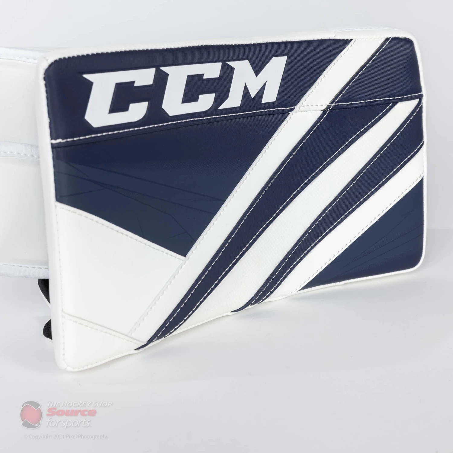 CCM Extreme Flex E5.9 Intermediate Goalie Blocker - Image 3