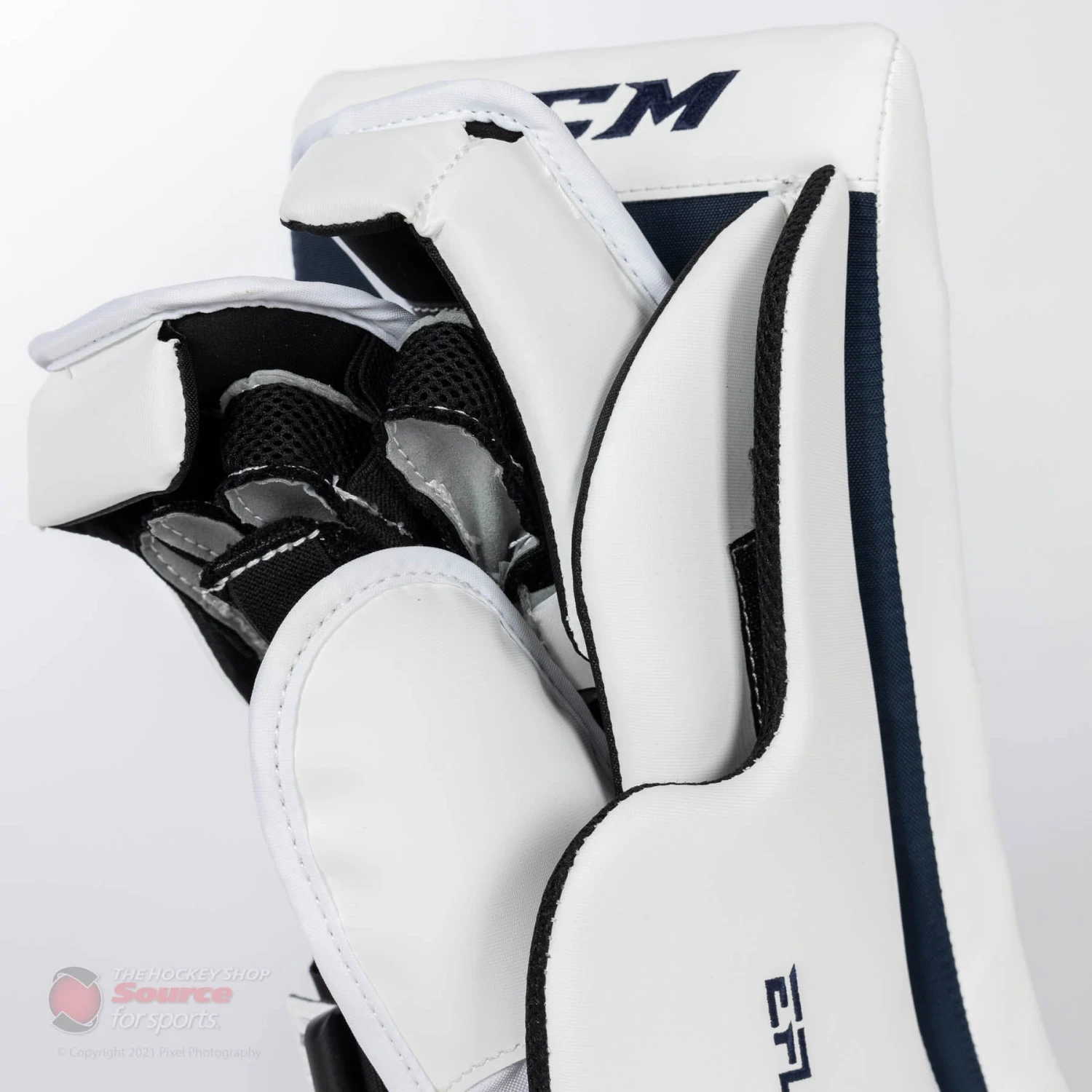 CCM Extreme Flex E5.9 Intermediate Goalie Blocker - Image 8