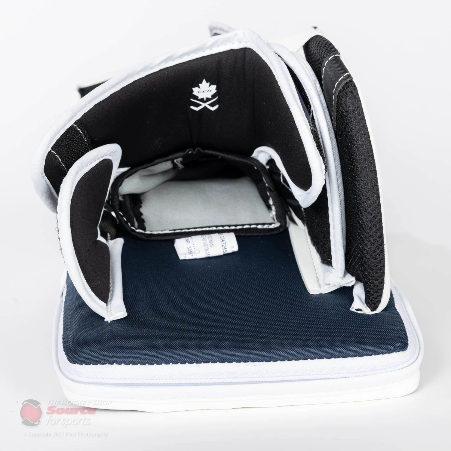 CCM Extreme Flex E5.9 Intermediate Goalie Blocker - Image 13