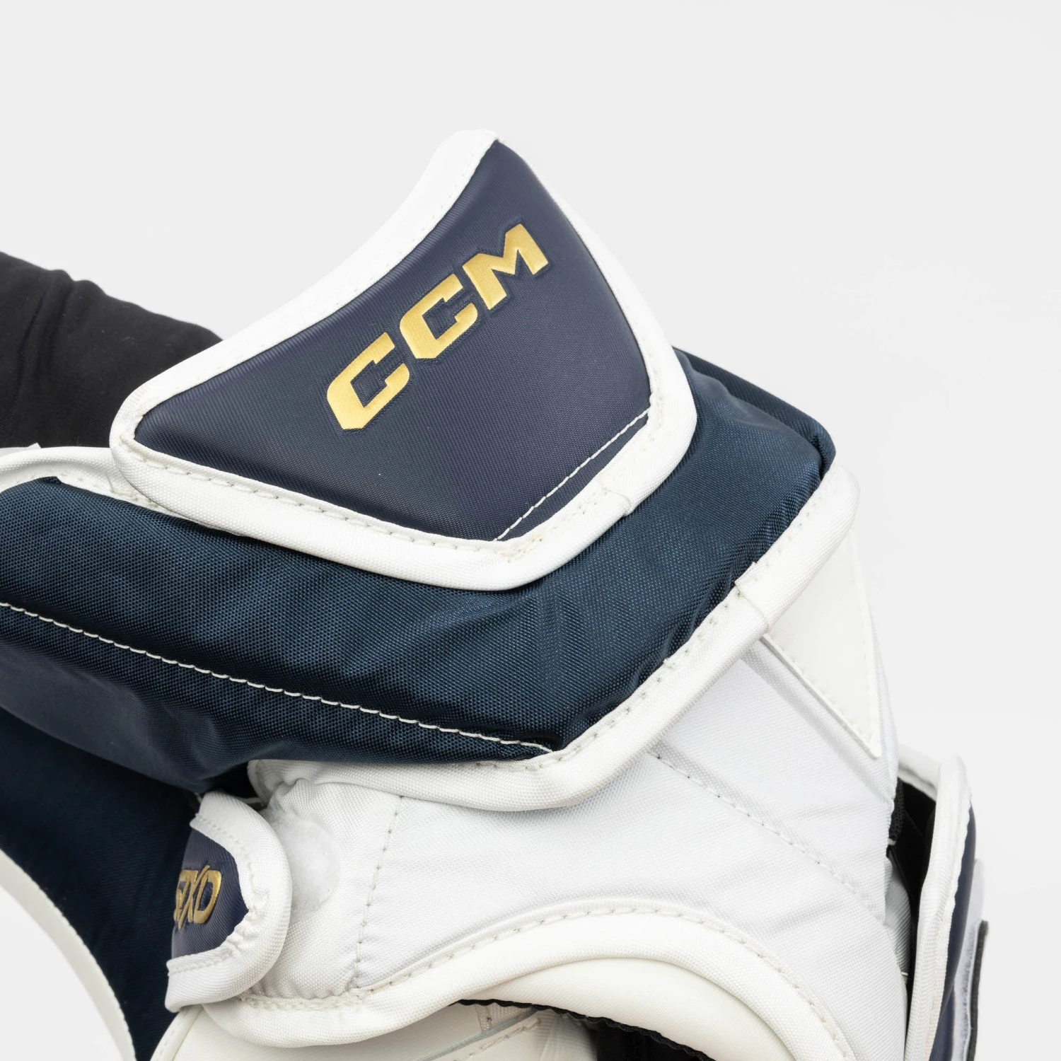 CCM Axis 2 Senior Goalie Catcher - 591 Degree - Image 8