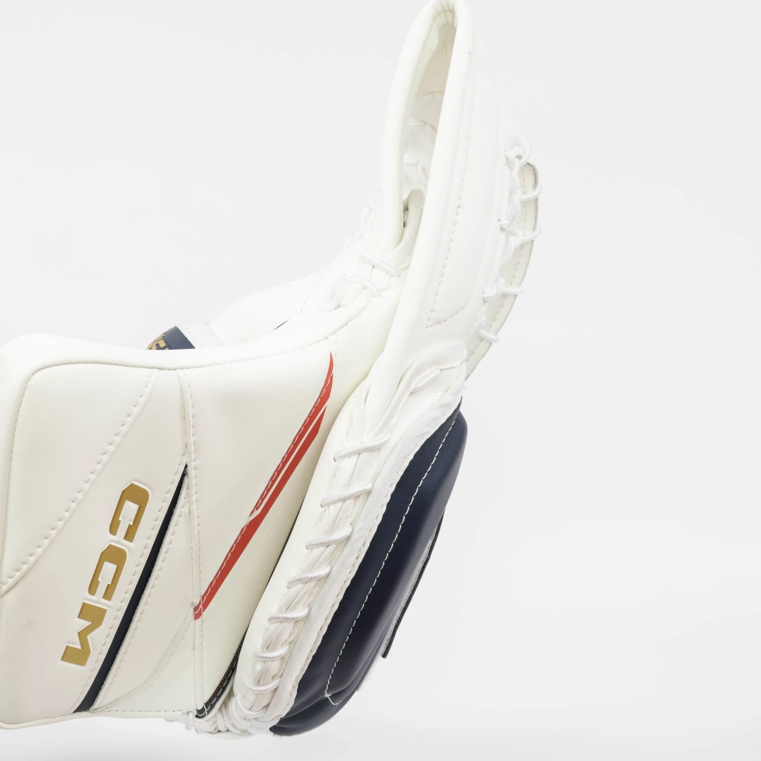 CCM Axis 2 Senior Goalie Catcher - 591 Degree - Image 3
