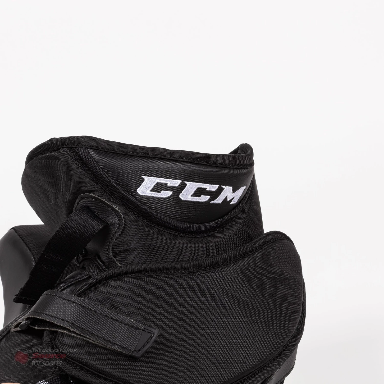 CCM Axis Senior Goalie Catcher - Image 8