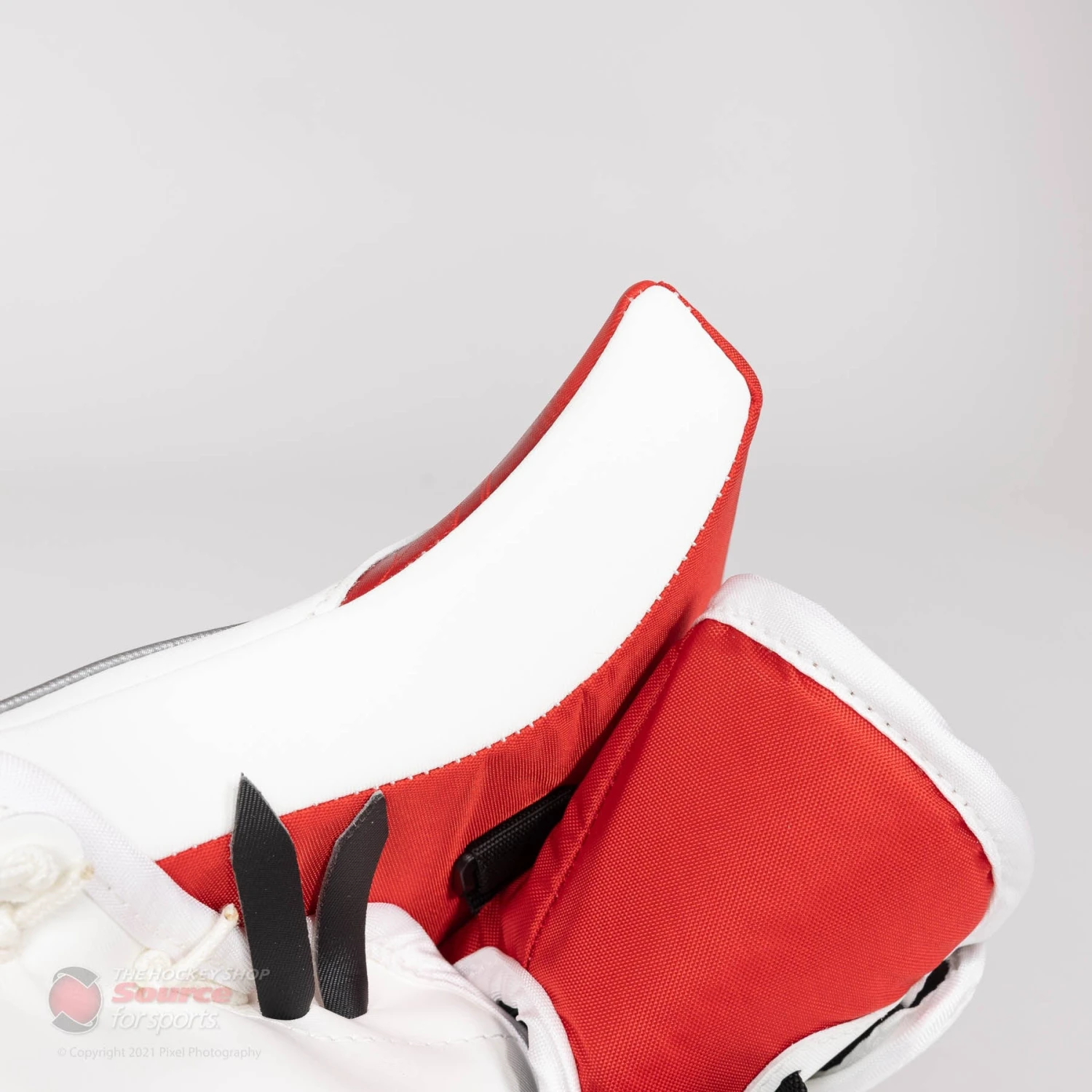 CCM Extreme Flex 5 Senior Goalie Catcher - 600 Break Angle - Image 6