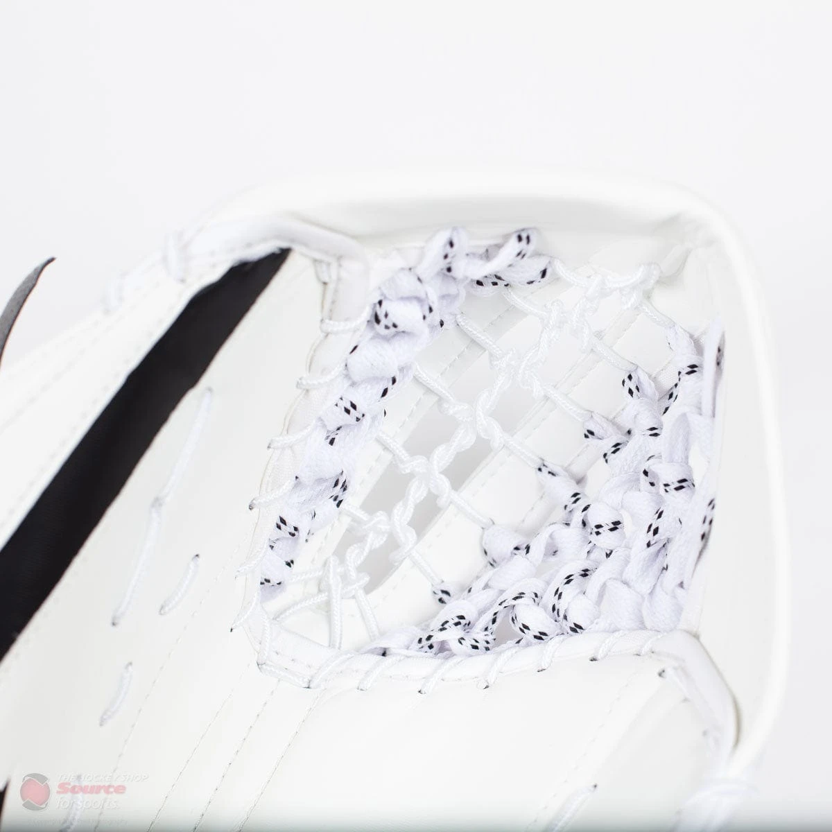 CCM Extreme Flex E4.5 Junior Goalie Catcher - Source Exclusive - Image 3