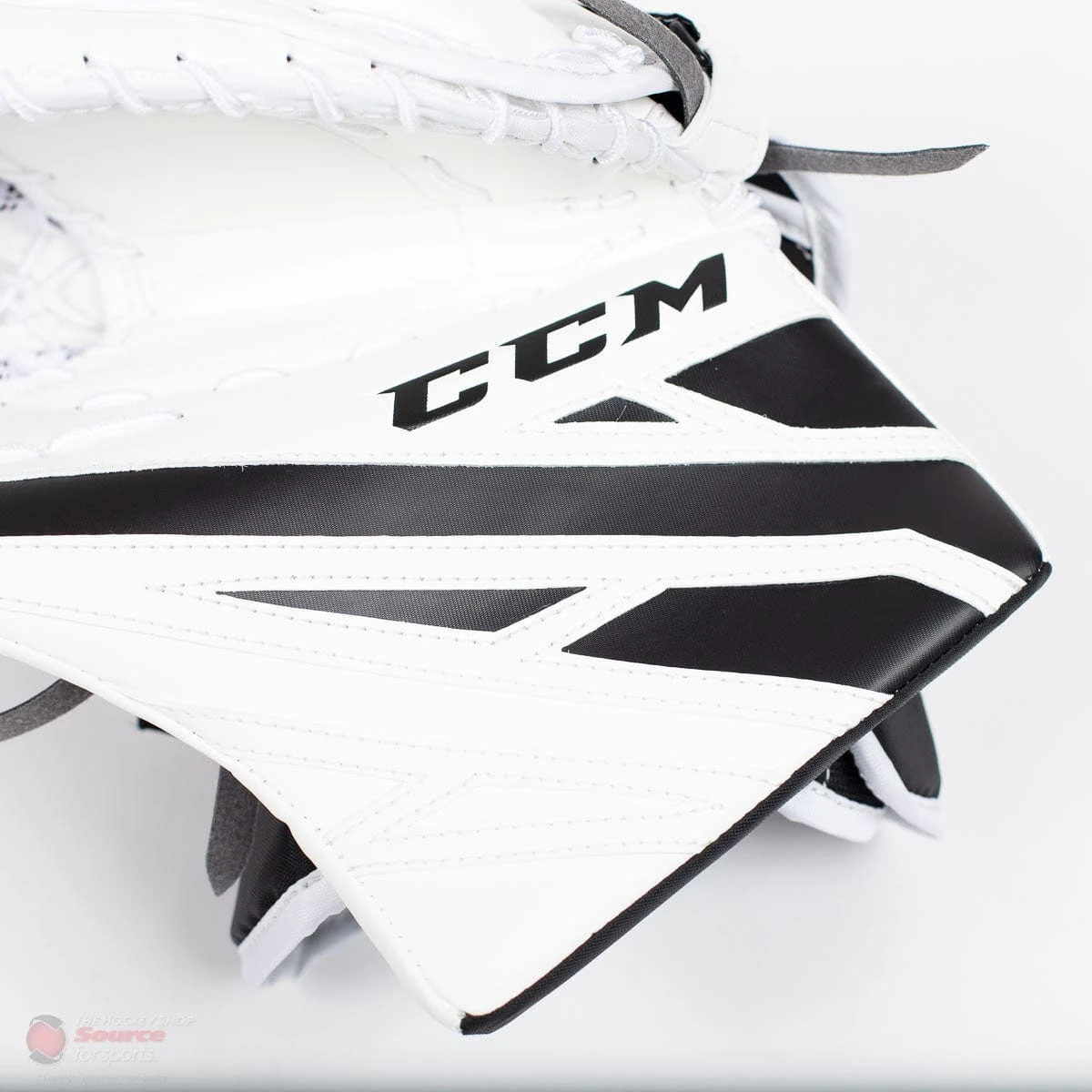 CCM Extreme Flex E4.5 Junior Goalie Catcher - Source Exclusive - Image 8