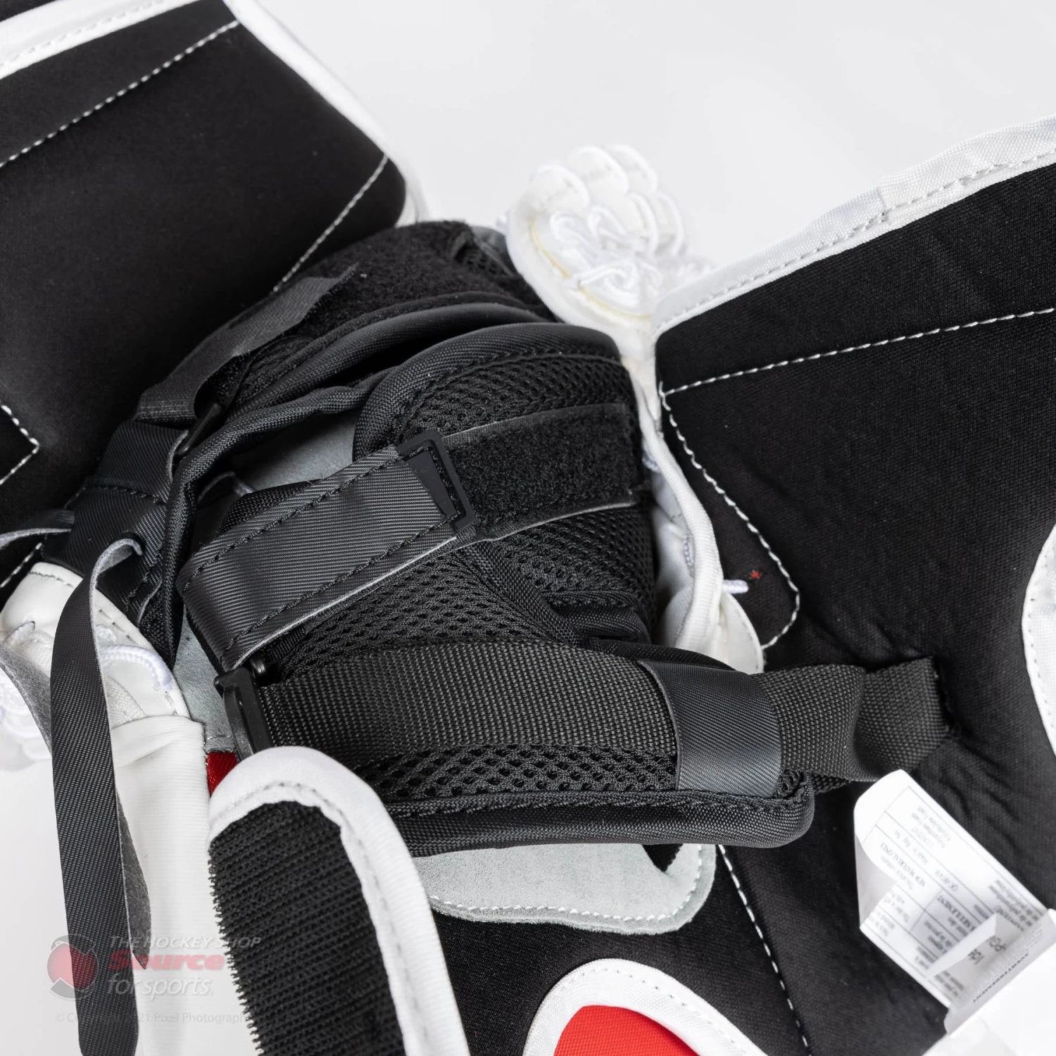 CCM Extreme Flex E5.5 Senior Goalie Catcher - Image 13