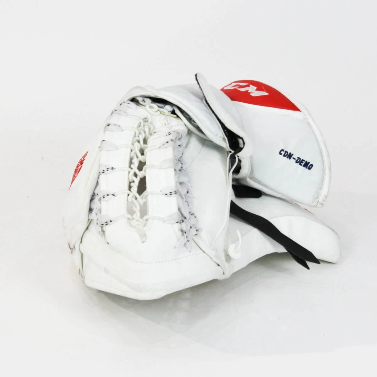 CCM Extreme Flex 3 Pro Intermediate Goalie Catcher - Demo - Image 3