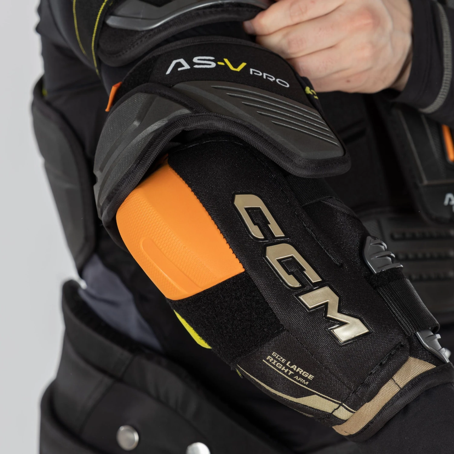 CCM Tacks AS-V Pro Senior Hockey Elbow Pads - Image 15