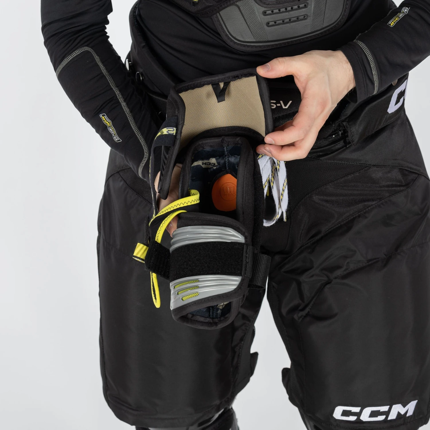 CCM Tacks AS-V Senior Hockey Elbow Pads - Image 11