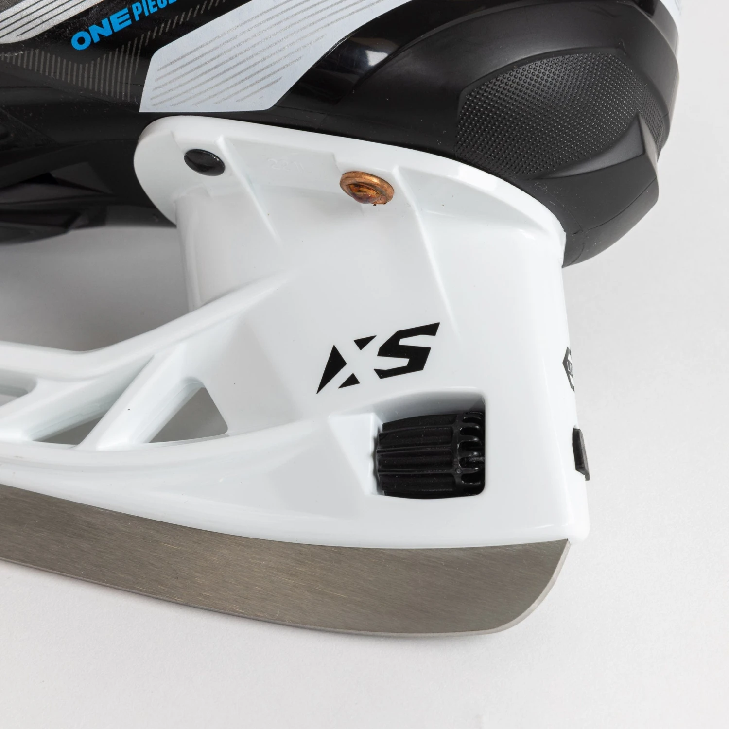 CCM Jetspeed FT680 Junior Hockey Skates - Image 12