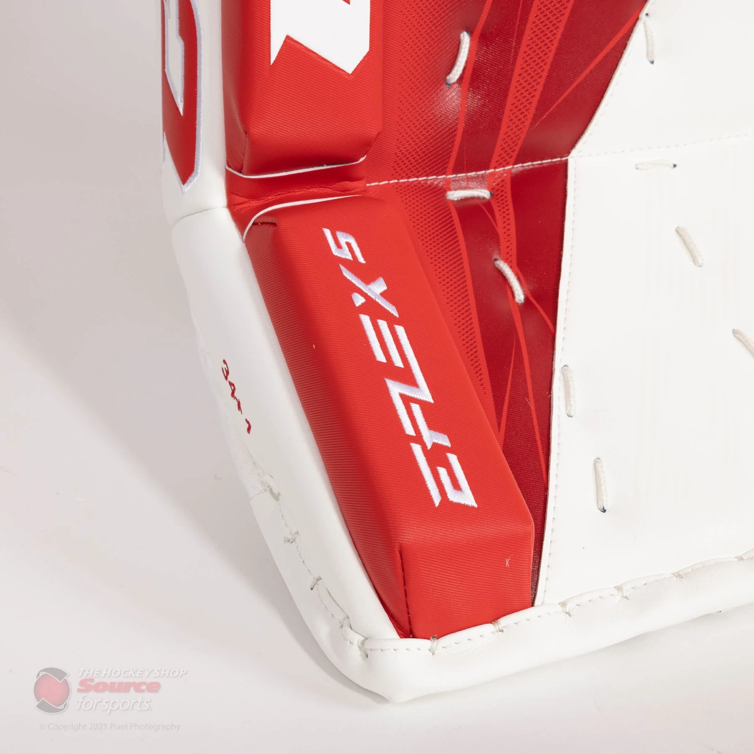 CCM Extreme Flex 5 Senior Goalie Leg Pads - Image 3