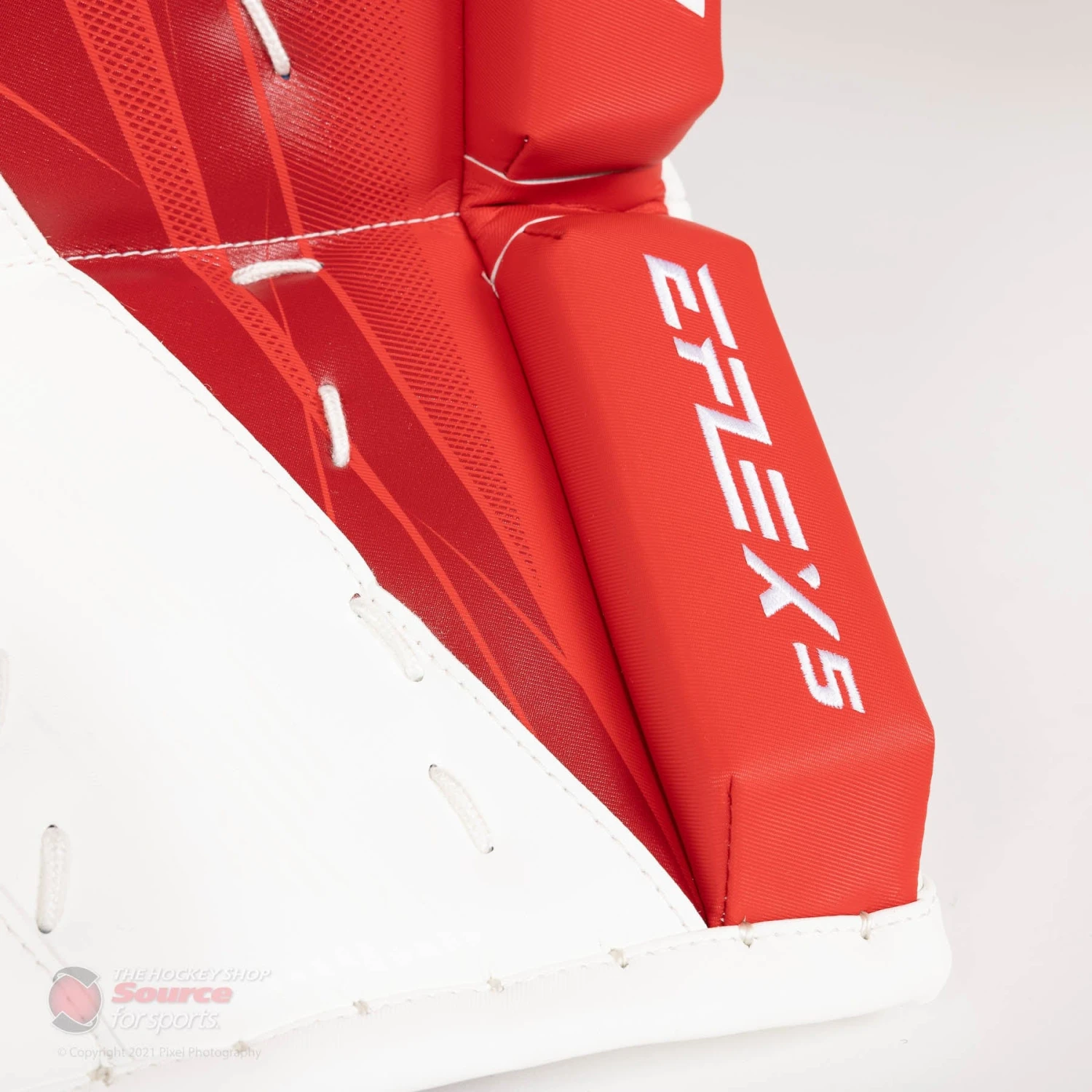CCM Extreme Flex 5 Senior Goalie Leg Pads - Image 5
