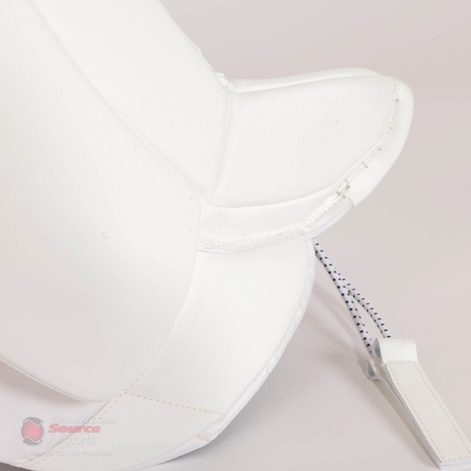 CCM Extreme Flex 5 Senior Goalie Leg Pads - Image 20