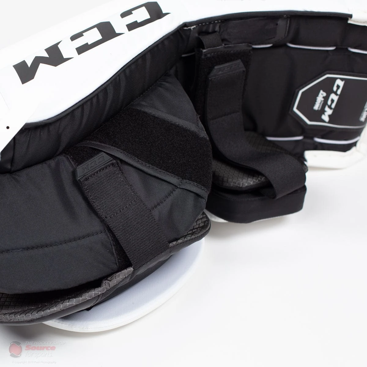 CCM Extreme Flex E4.5 Junior Goalie Leg Pads - Source Exclusive - Image 5