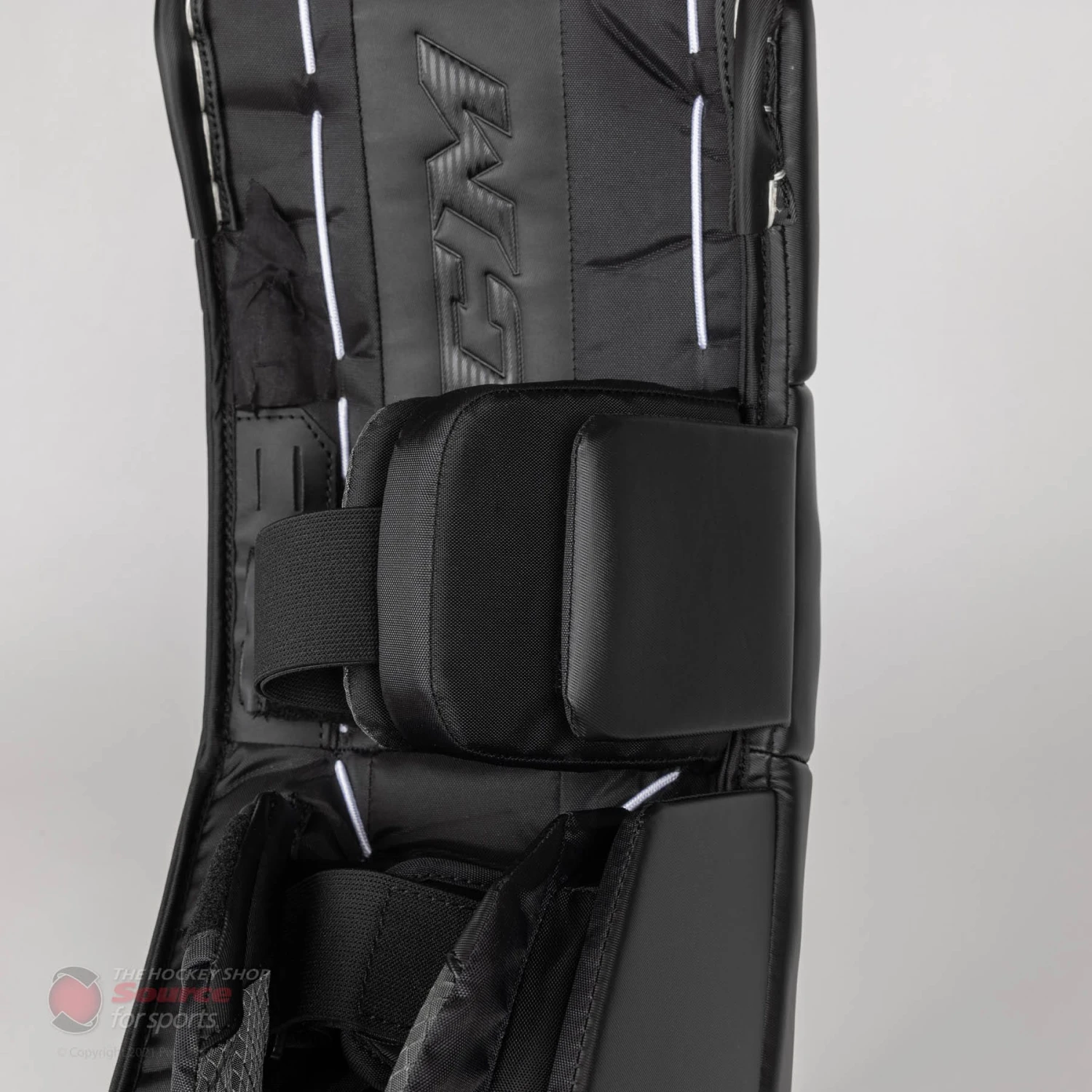 CCM Extreme Flex E5.5 Junior Goalie Leg Pads - Source Exclusive - Image 6