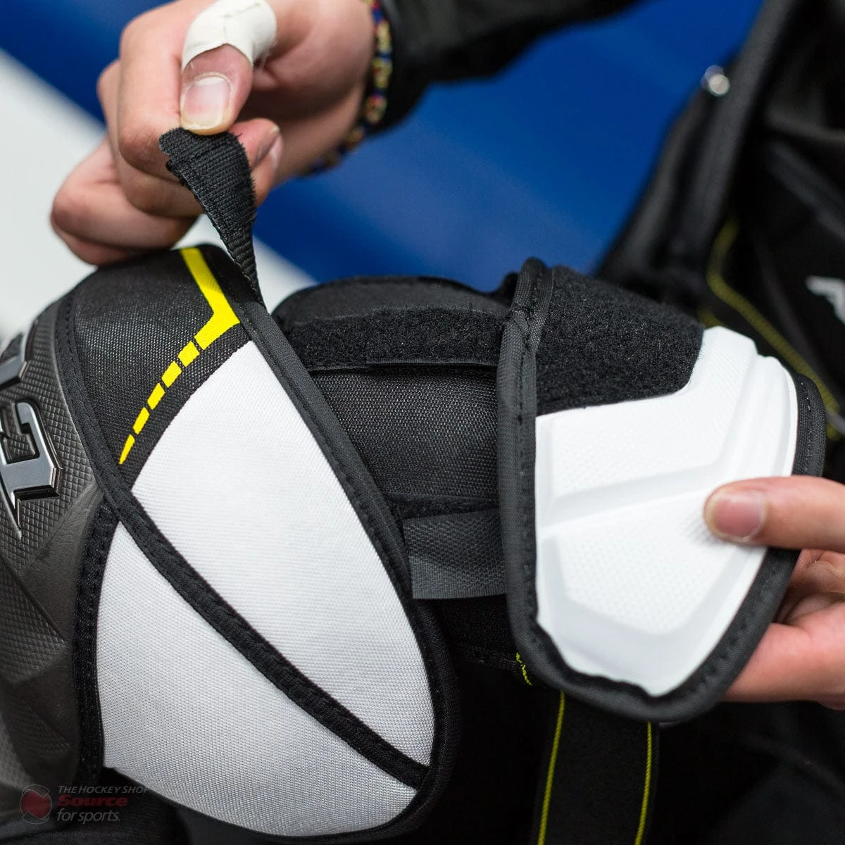 CCM Super Tacks AS1 Senior Hockey Shoulder Pads - Image 14