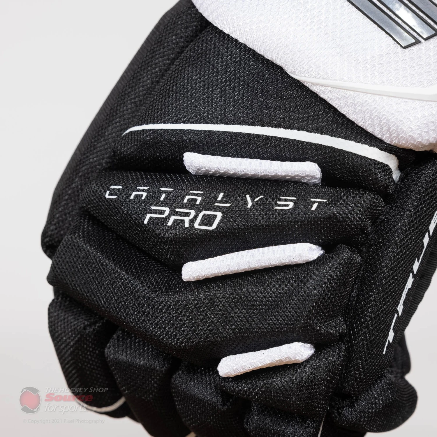 TRUE Catalyst Pro Senior Hockey Gloves - Image 7