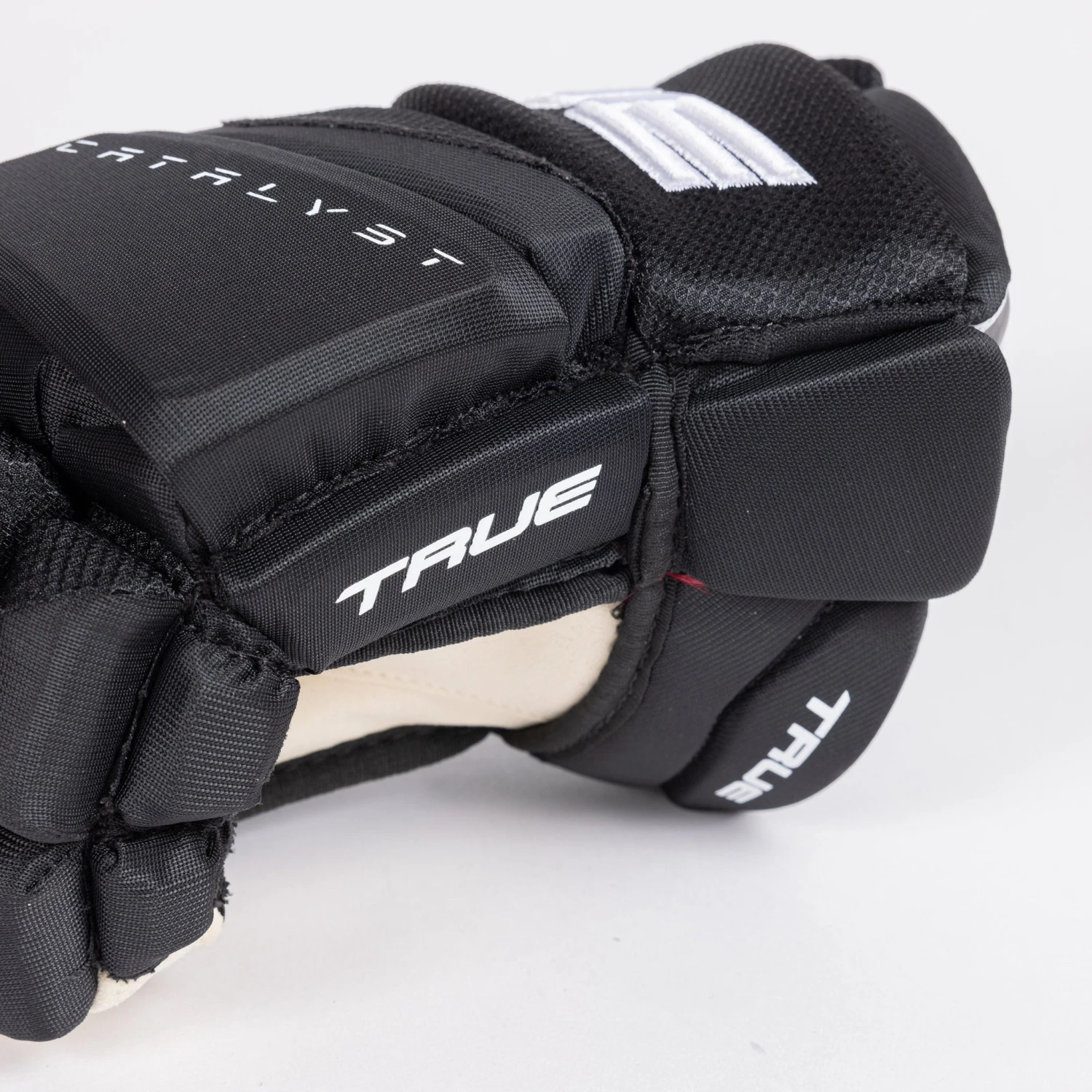 TRUE Catalyst Pro Stock Senior Hockey Glove - Chicago Vintage - Image 5
