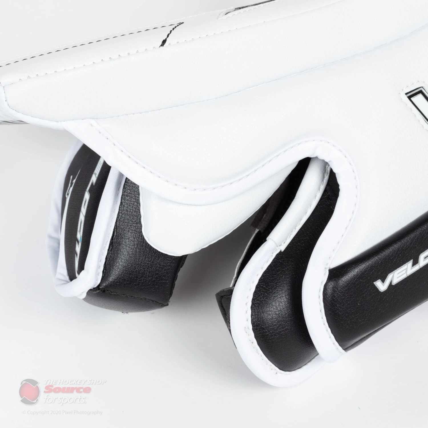 Vaughn Velocity V9 Intermediate Goalie Blocker - Image 4