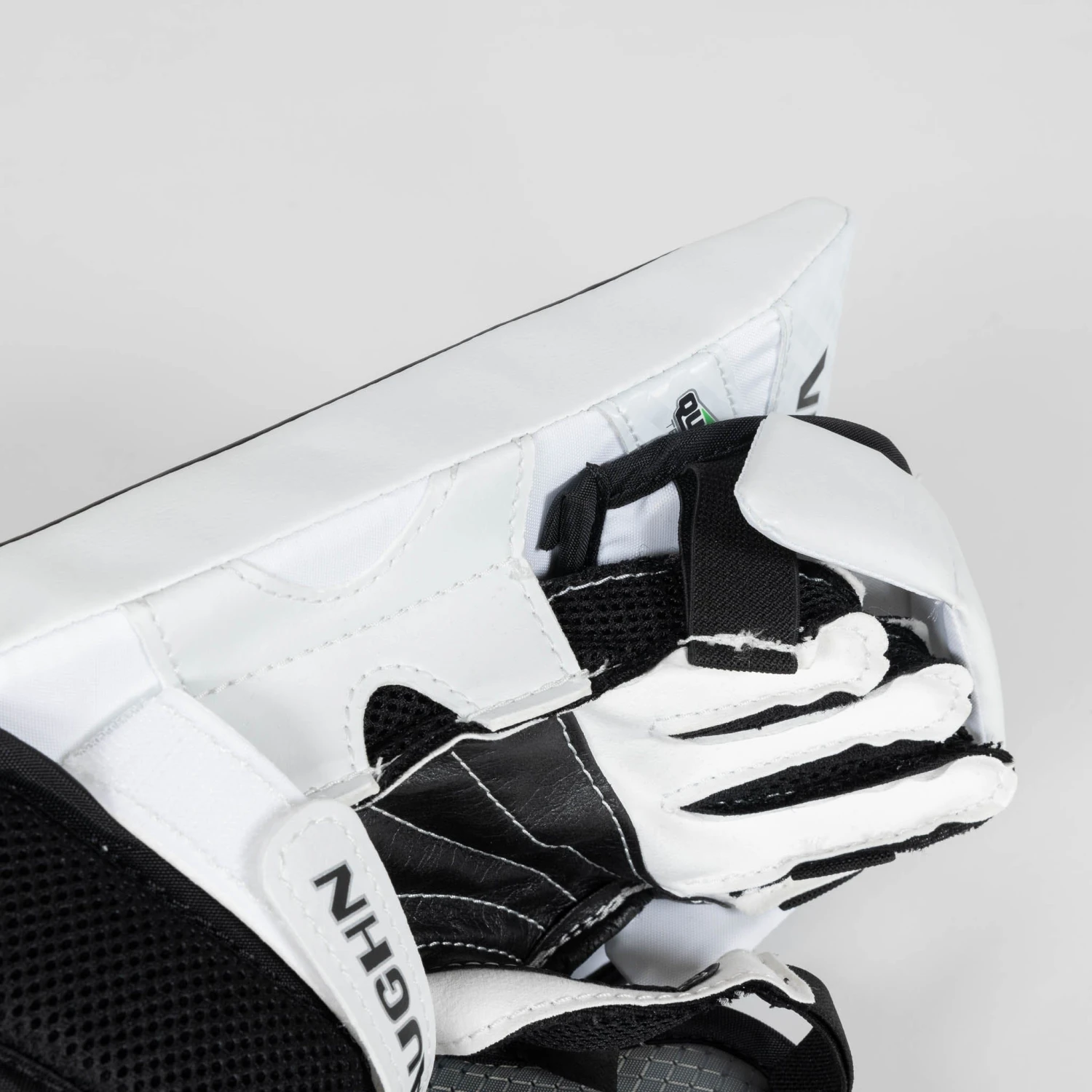 Vaughn Ventus SLR3 Youth Goalie Blocker - Image 4