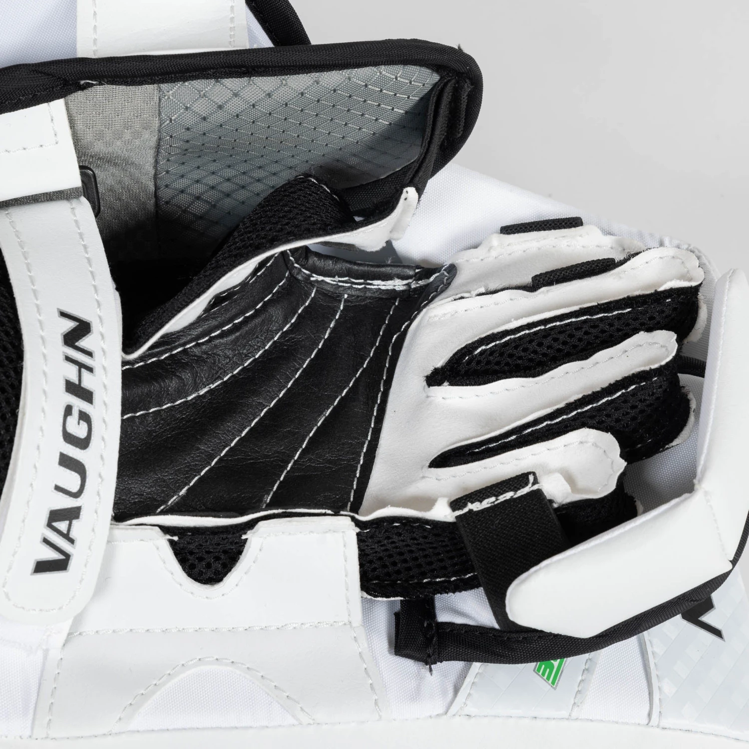 Vaughn Ventus SLR3 Youth Goalie Blocker - Image 19