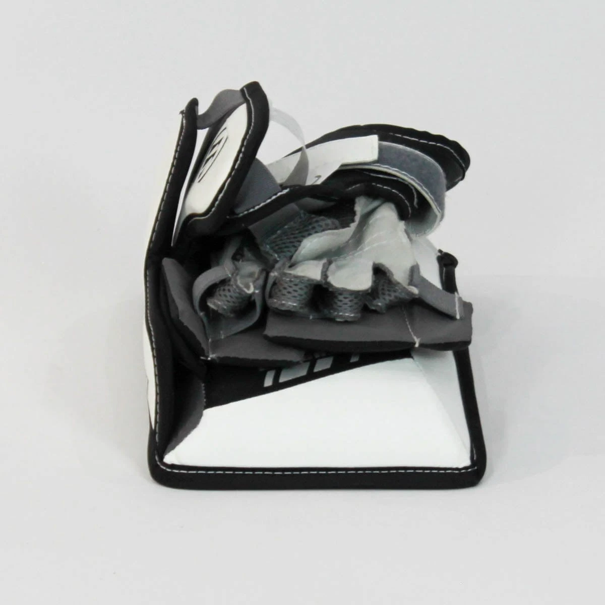 Warrior Ritual G3 Youth Goalie Blocker - Demo A - Image 6